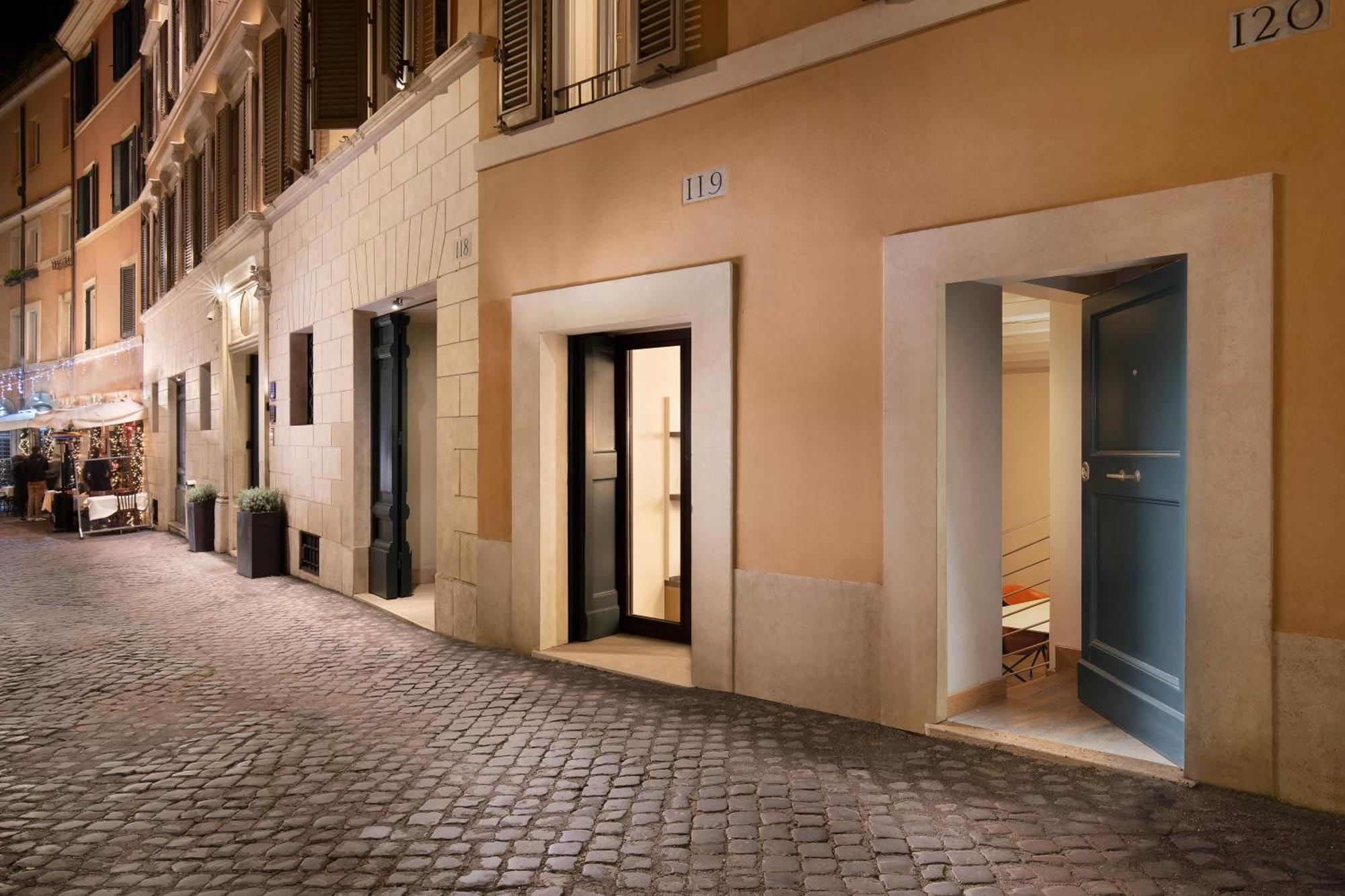 Palazzo Scanderbeg — Foto 1